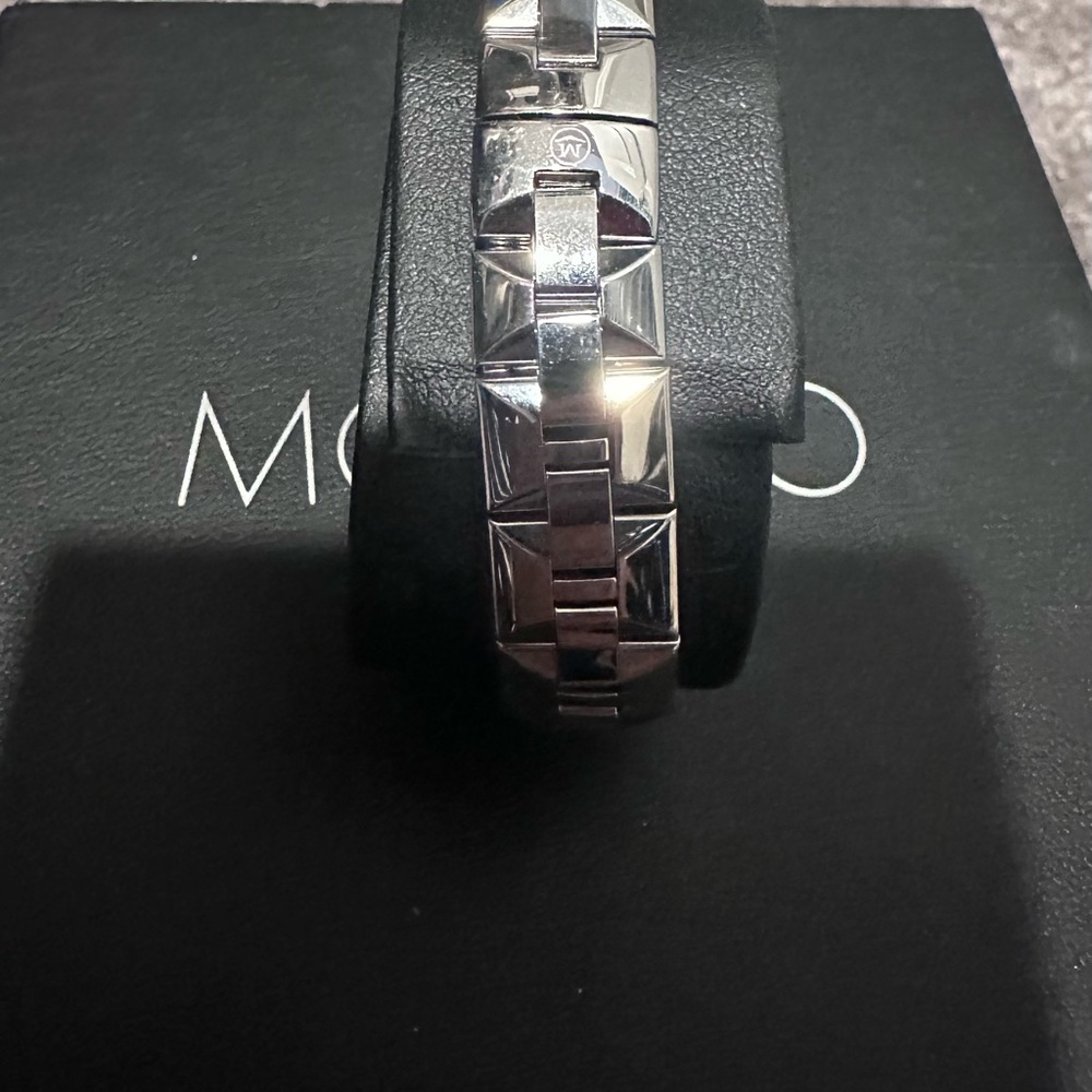 New Movado Women's Watch Sapphire 0606814 - Picture 4 of 7